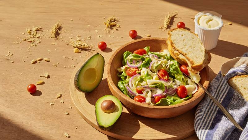 新鲜沙拉配牛油果图片