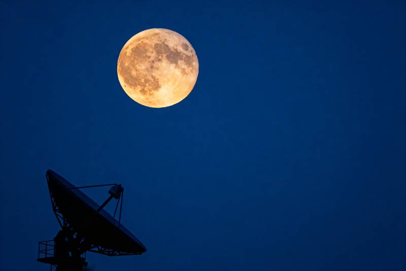 月升卫星天线图片