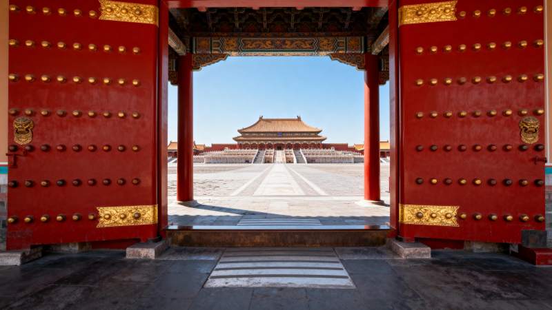 故宫红门映金殿图片