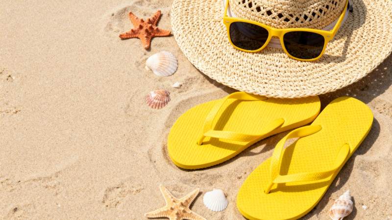 沙滩上的夏日风情图片