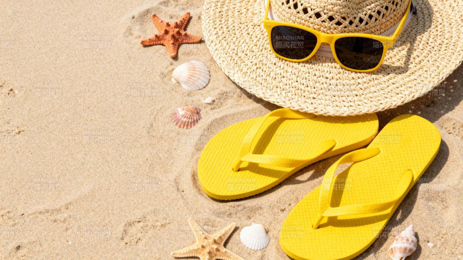 沙滩上的夏日风情图片