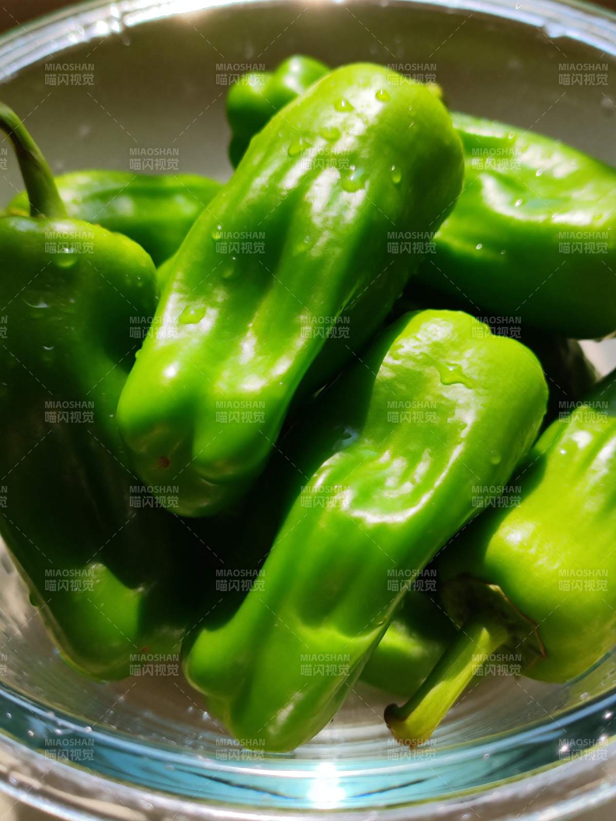 青椒新鲜水灵图片