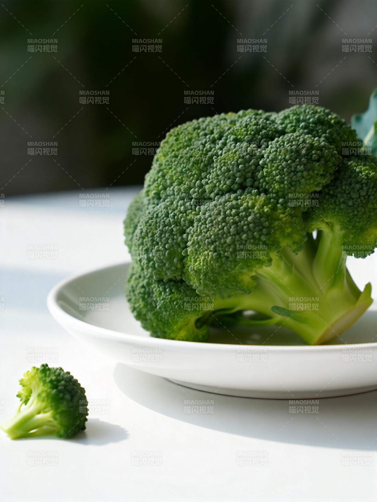 鲜嫩西兰花特写图片