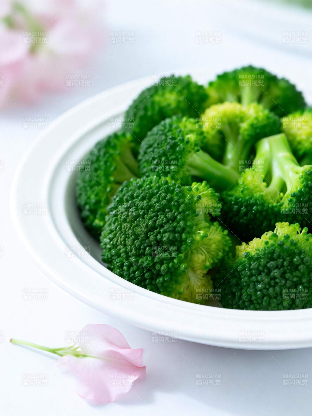 清炒西兰花图片