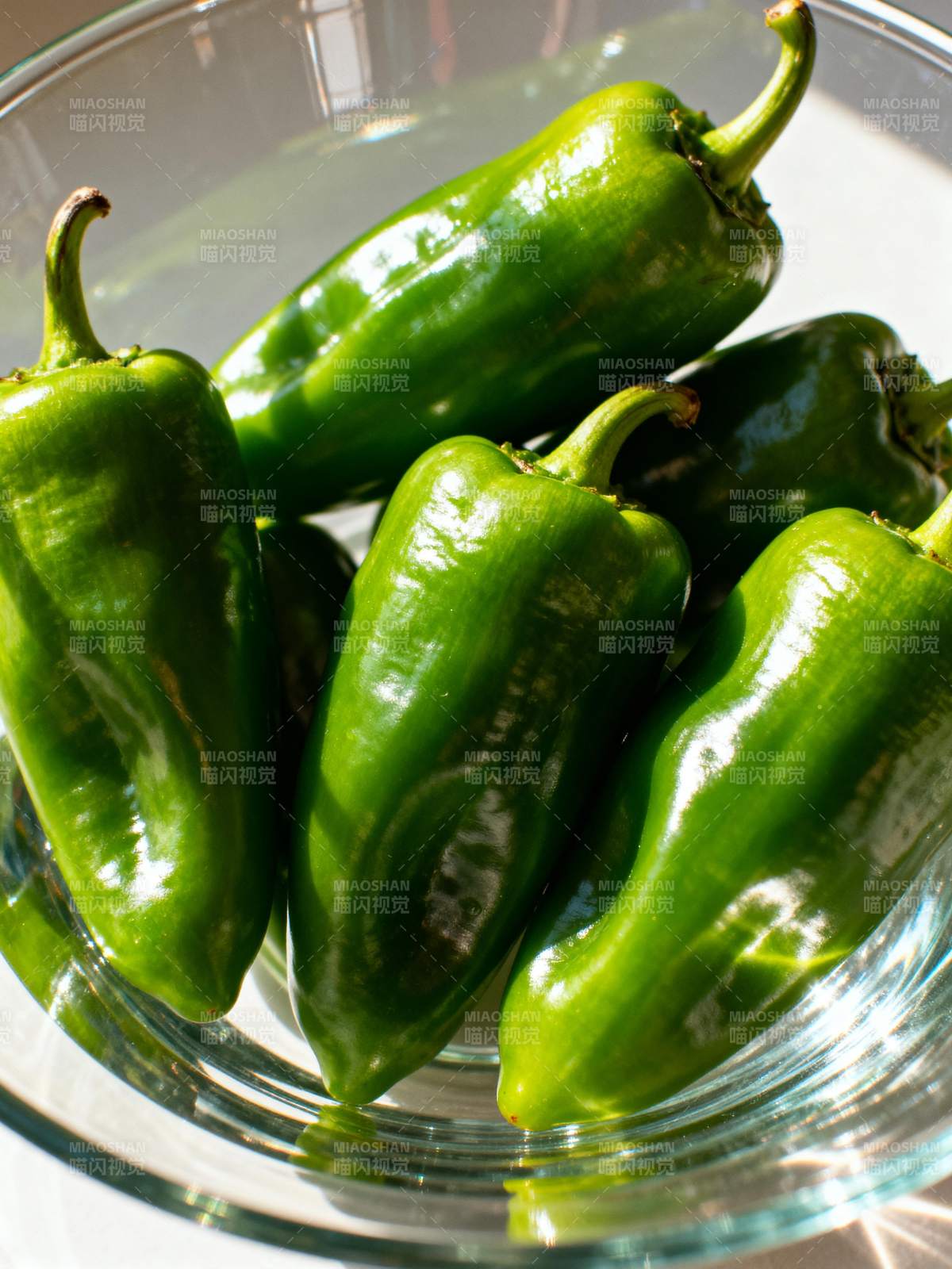 青椒鲜嫩翠绿图片