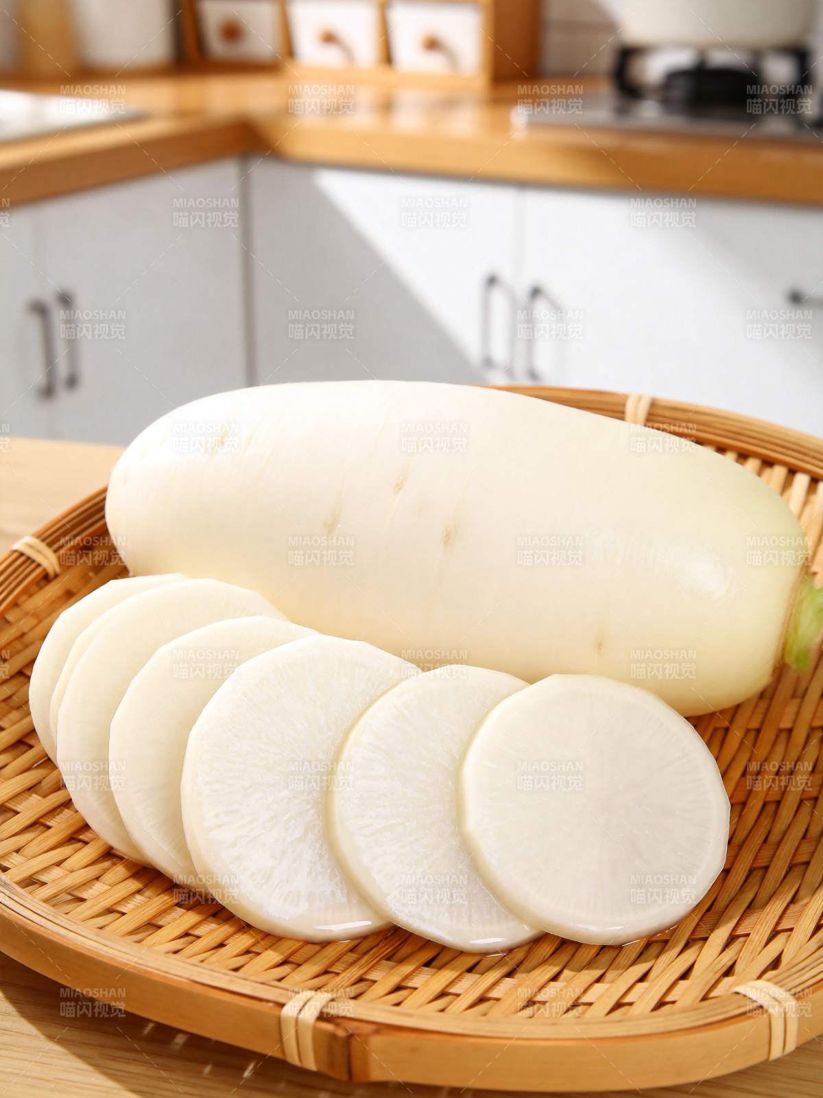 新鲜白萝卜切片图片