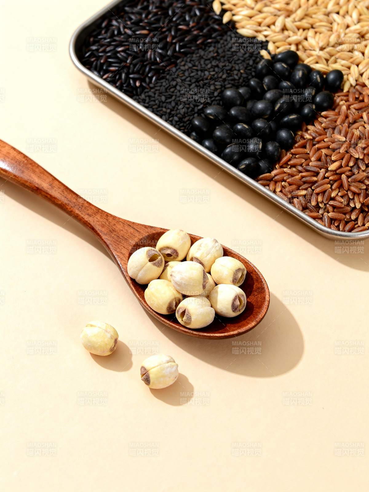 五谷杂粮与莲子图片