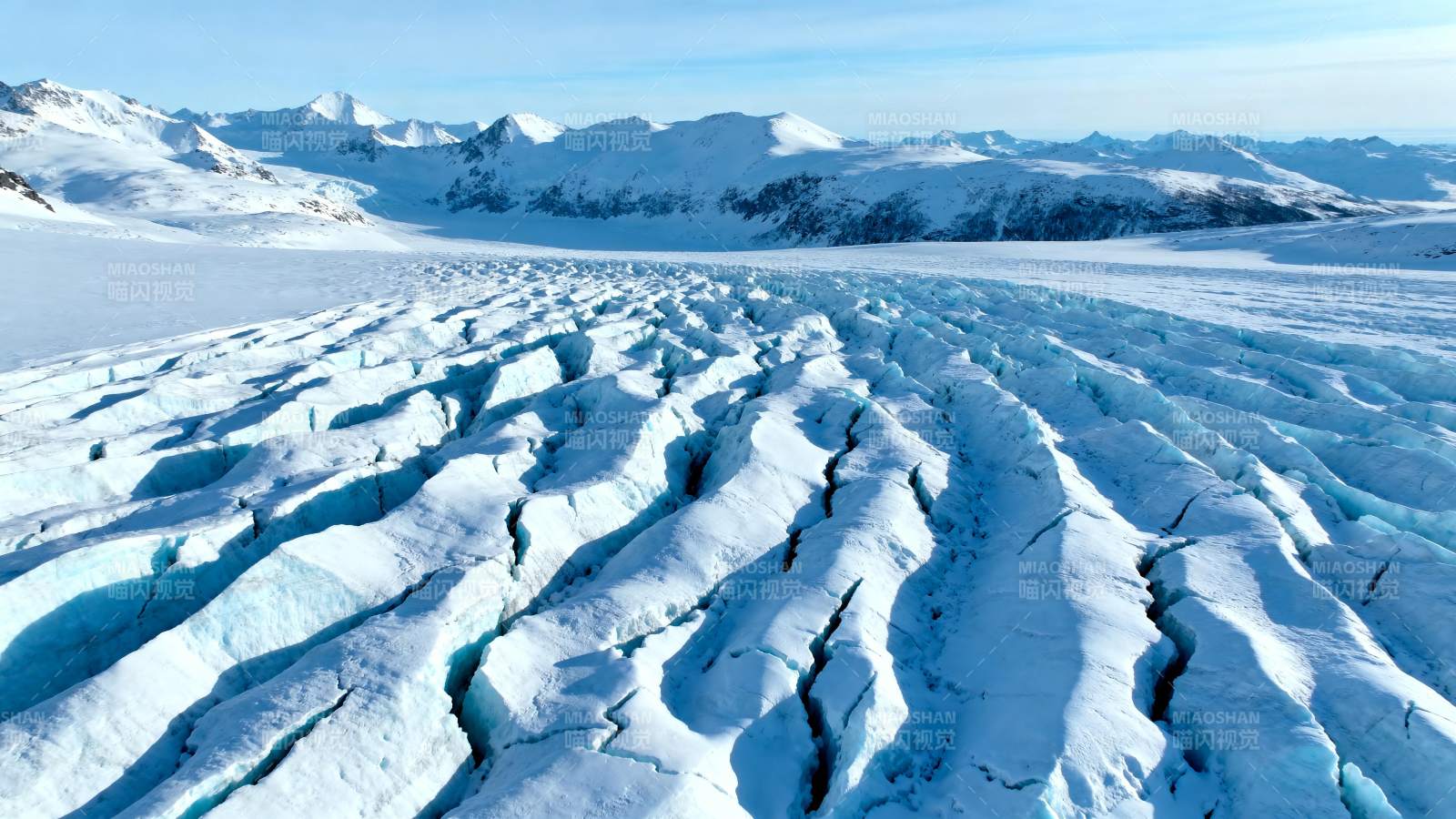 冰川裂隙美景图片