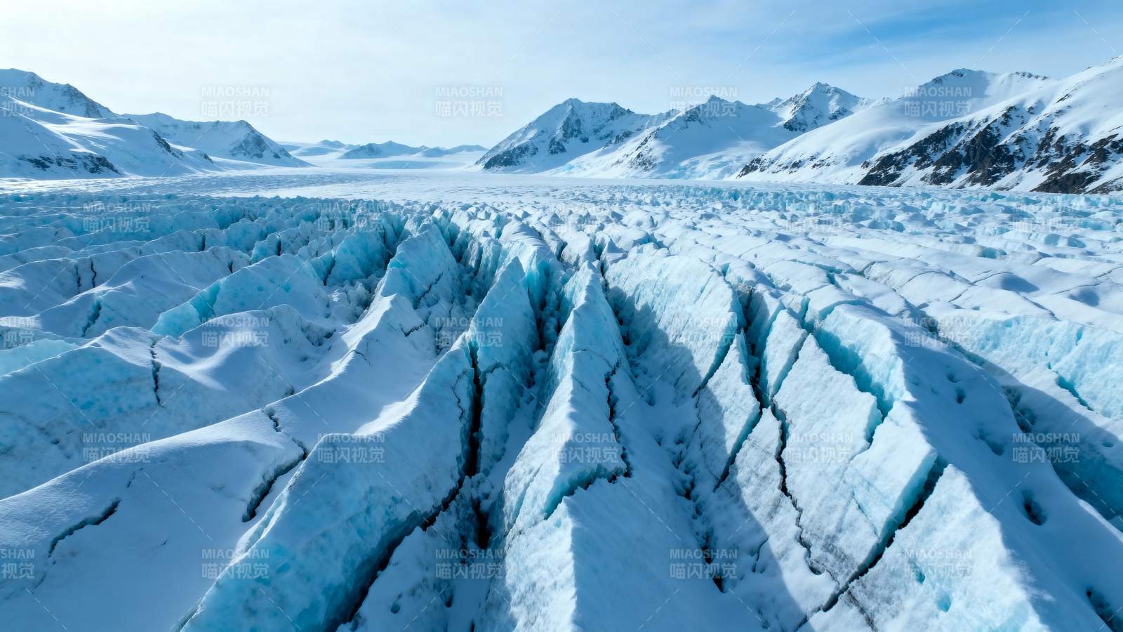 冰川裂谷奇观图片