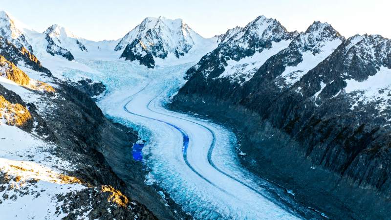 雪山冰川壮丽景色图片