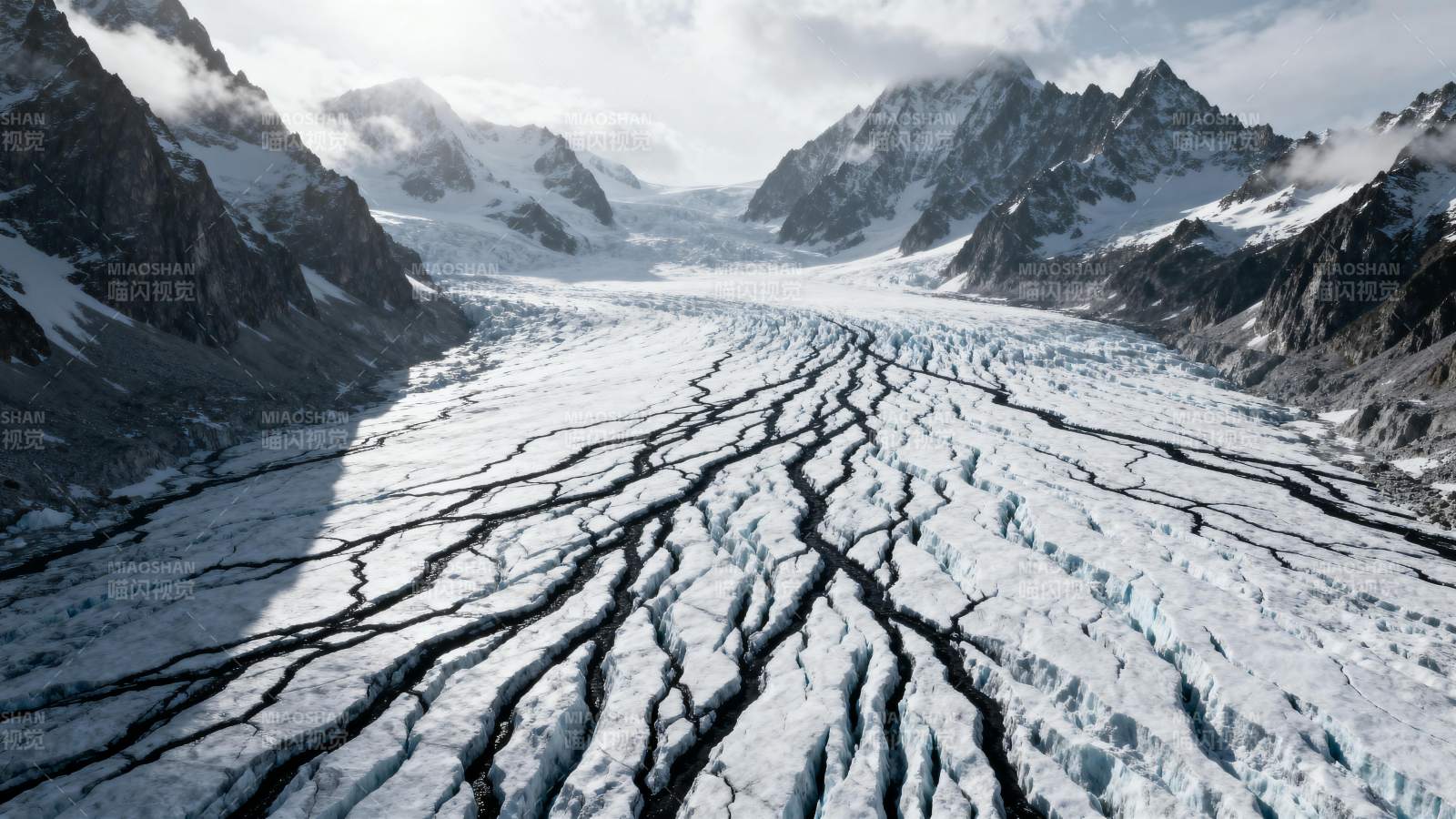 冰川裂痕图片