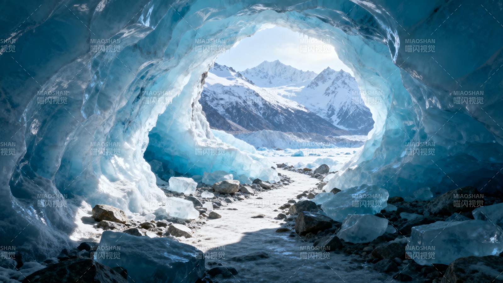 冰洞奇观图片