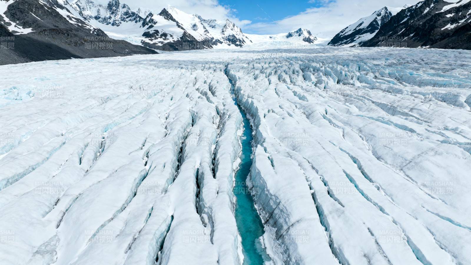 冰川裂谷美景图片