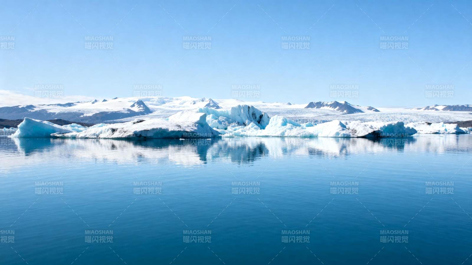冰川湖景图片