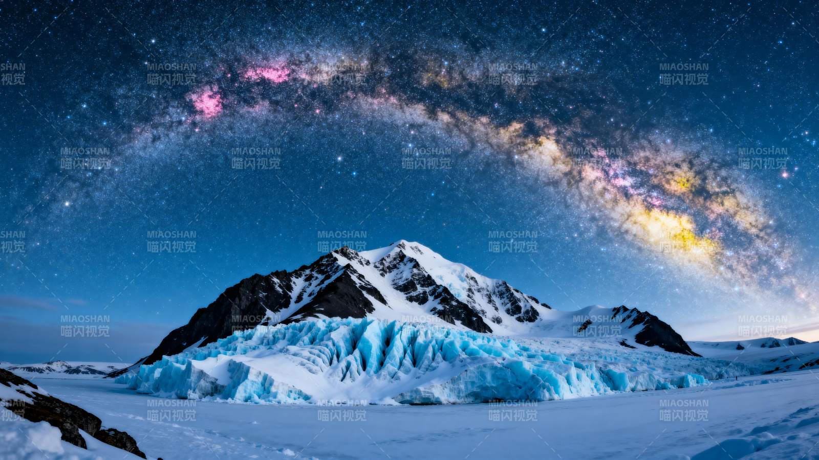 星河映雪峰图片