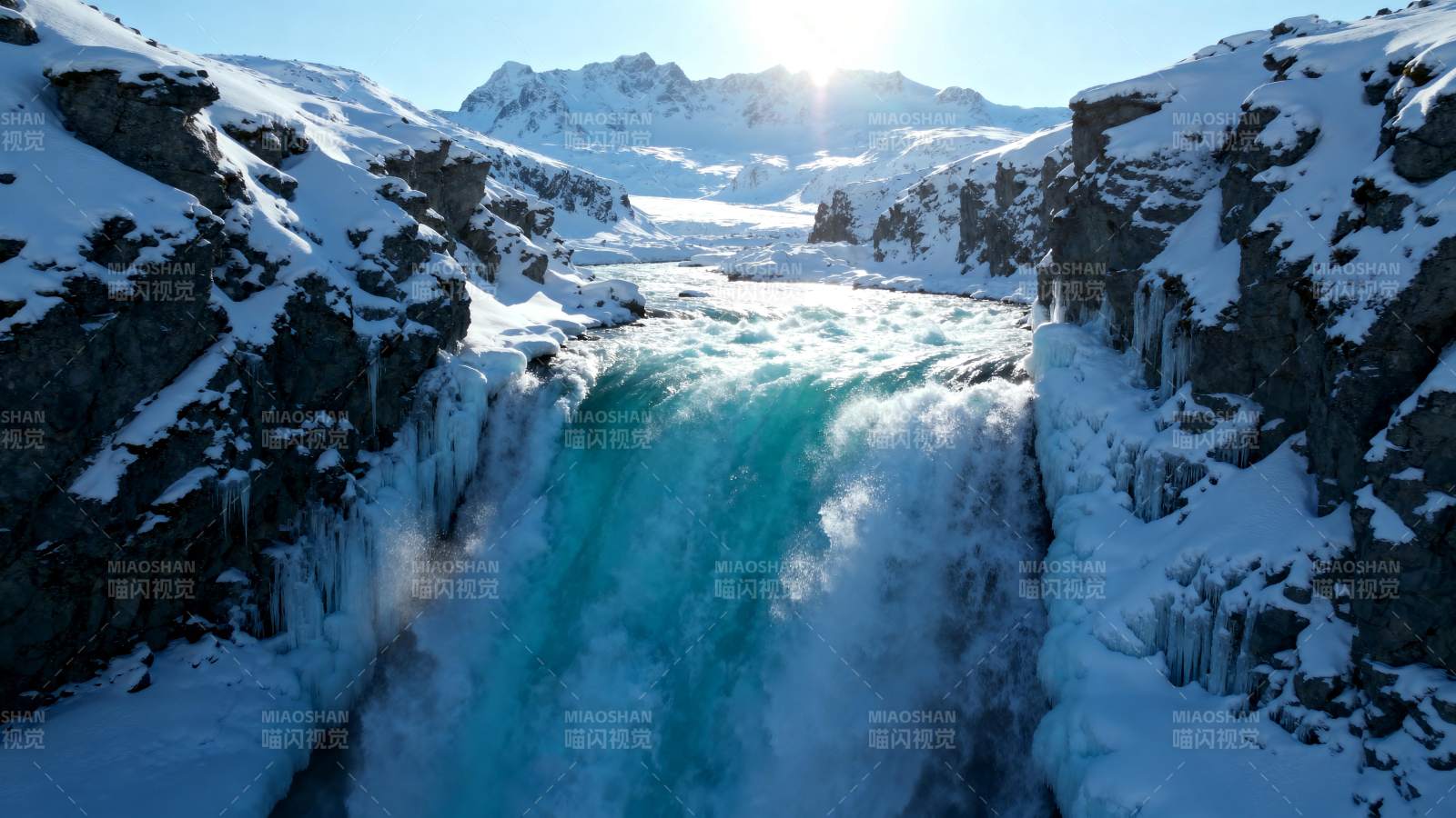 冰川瀑布雪峰图片