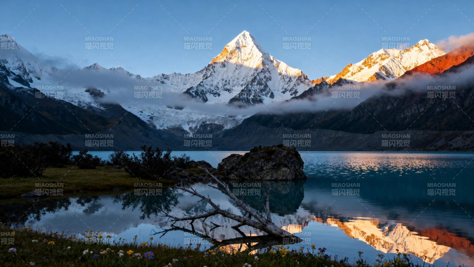 雪山倒影湖光图片