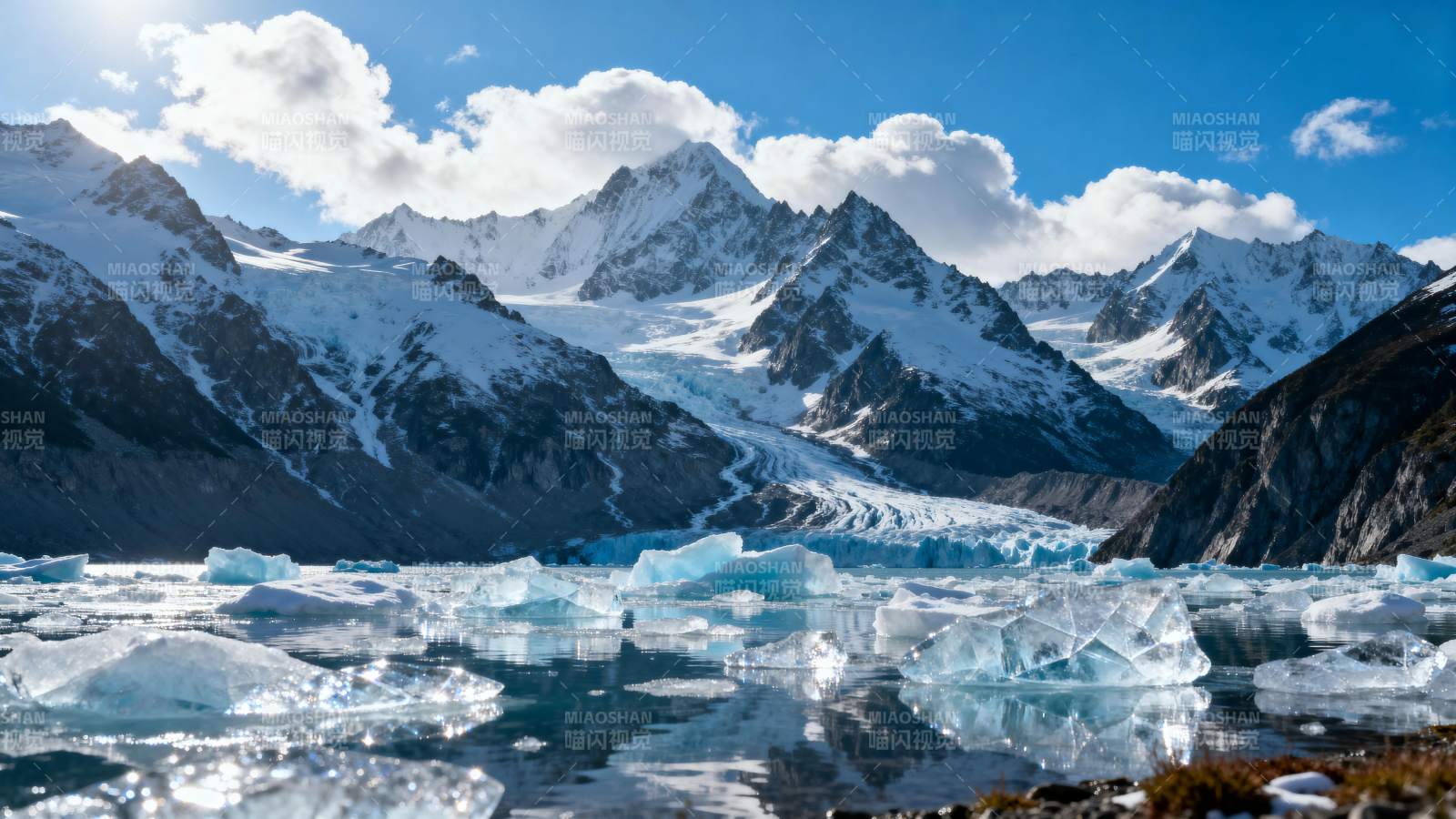 冰川雪山映碧空图片