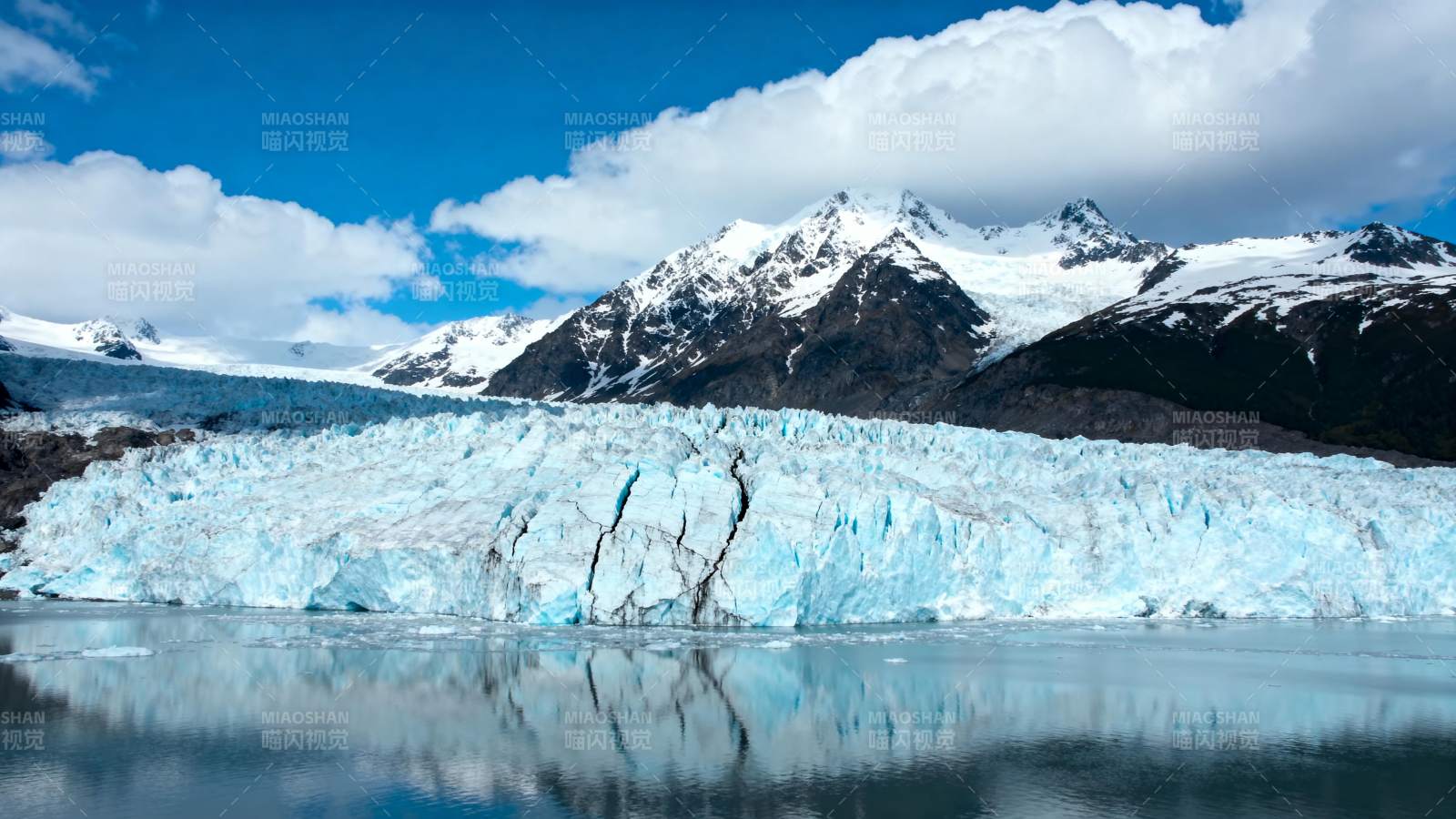 冰川映雪峰图片