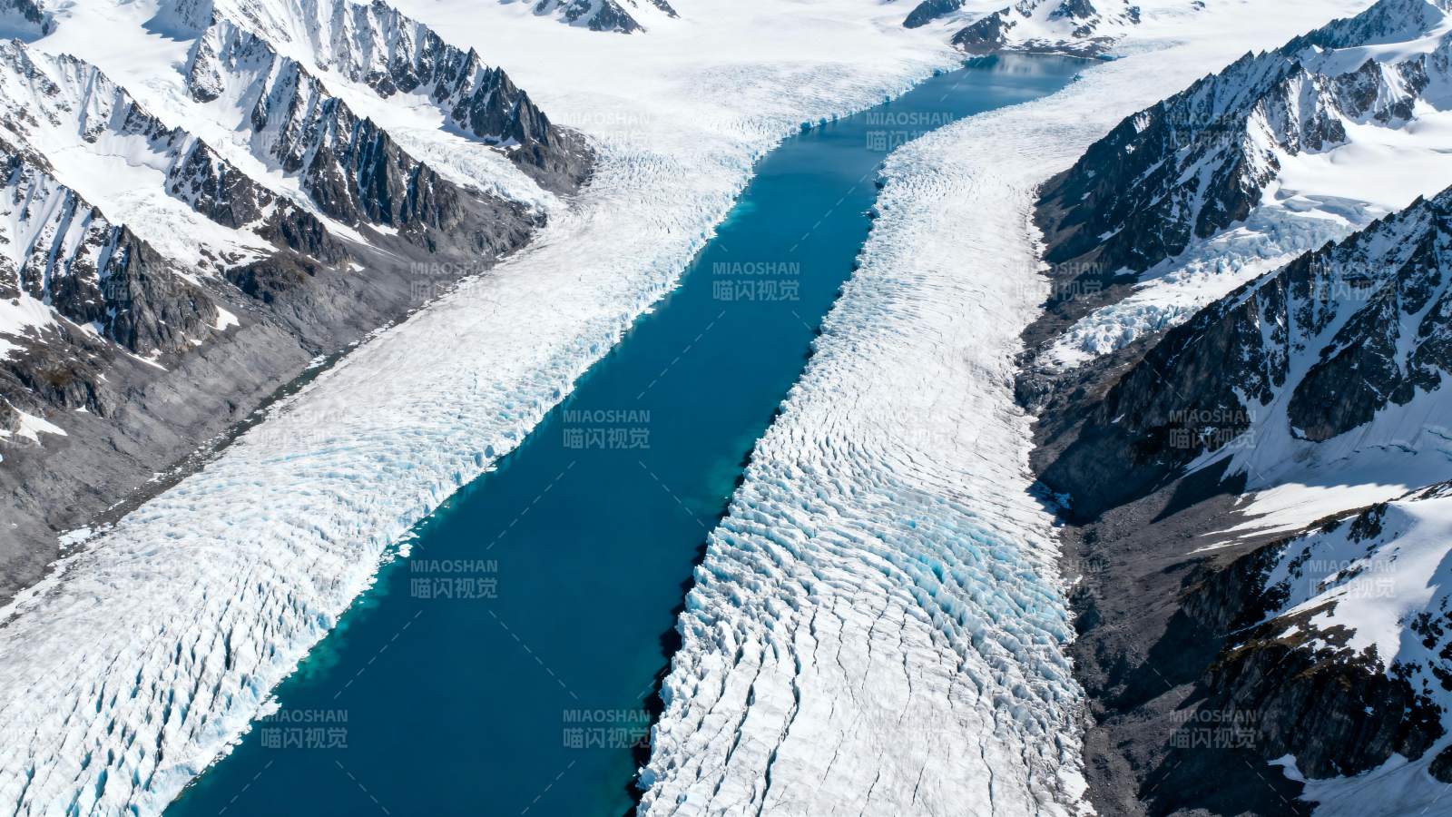冰川峡谷奇景图片