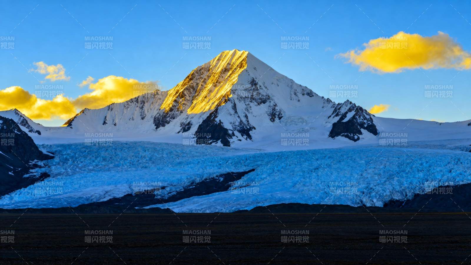 雪山冰川晨曦美景图片