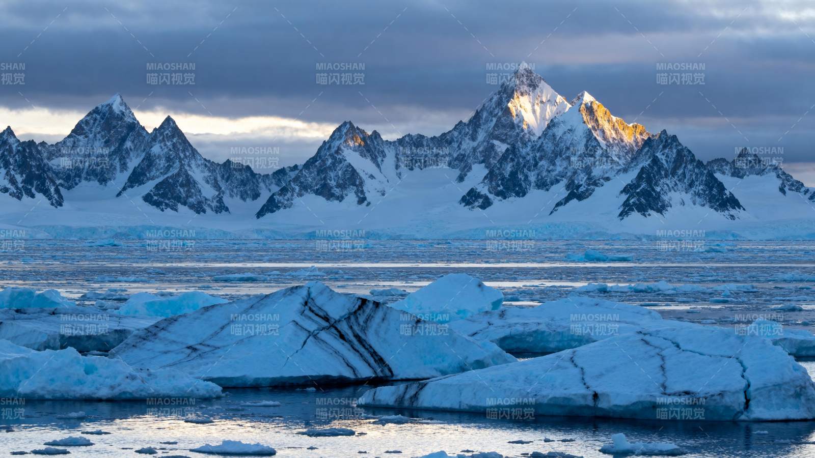 雪山冰川美景图片