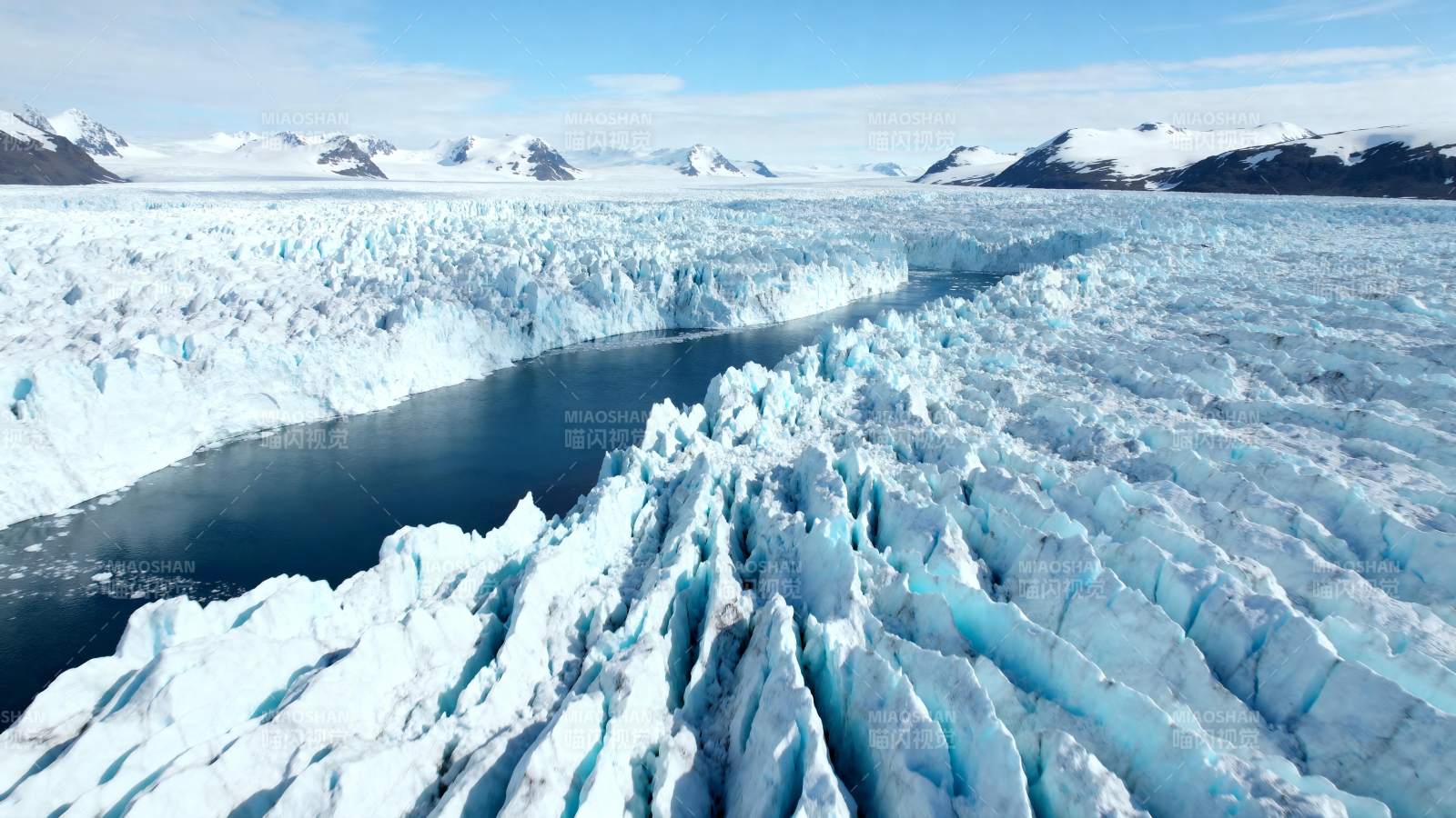 冰川裂谷奇景图片