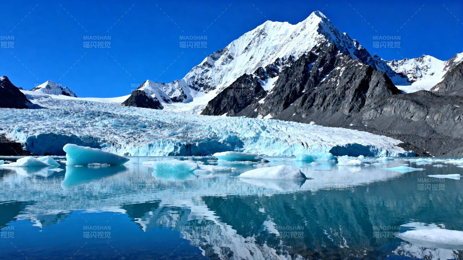 冰川映雪峰图片