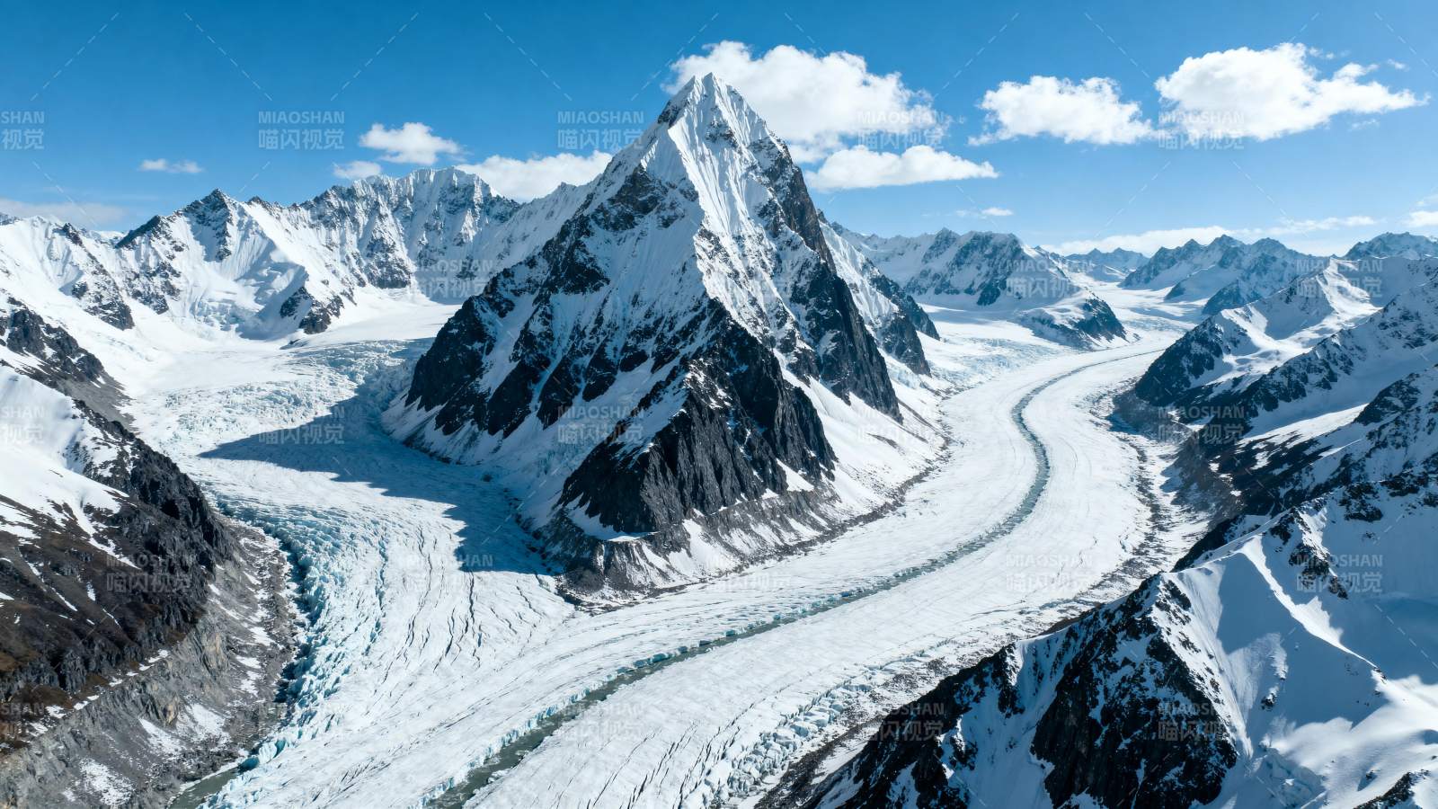 雪山冰川壮丽景色图片