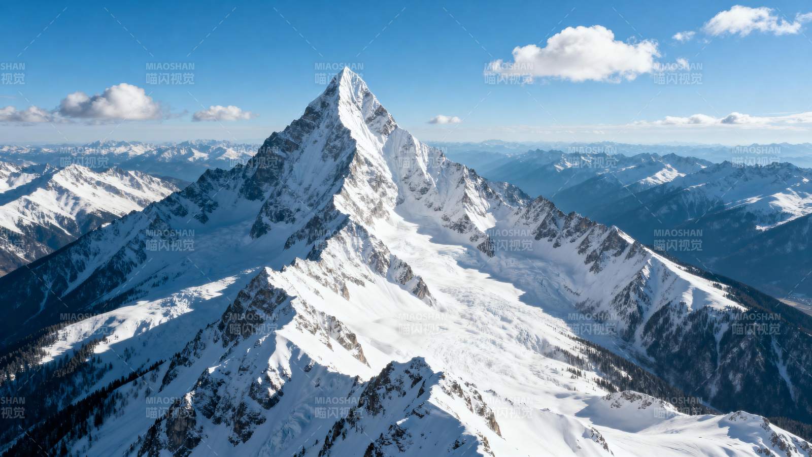 雪山之巅 壮丽无垠图片