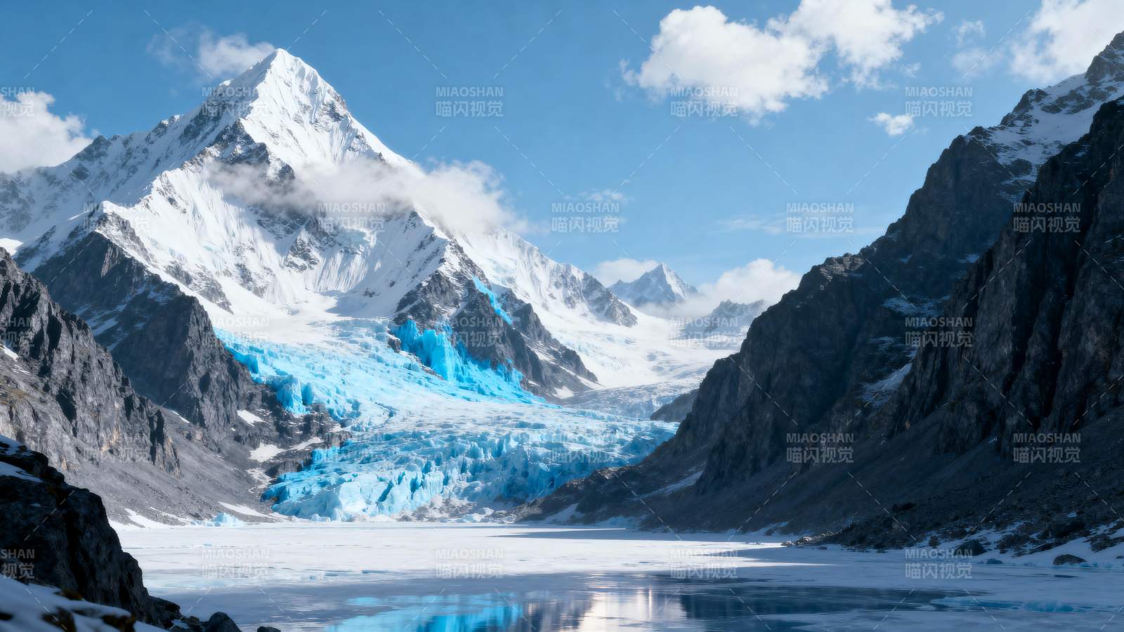 雪山冰湖美景图片