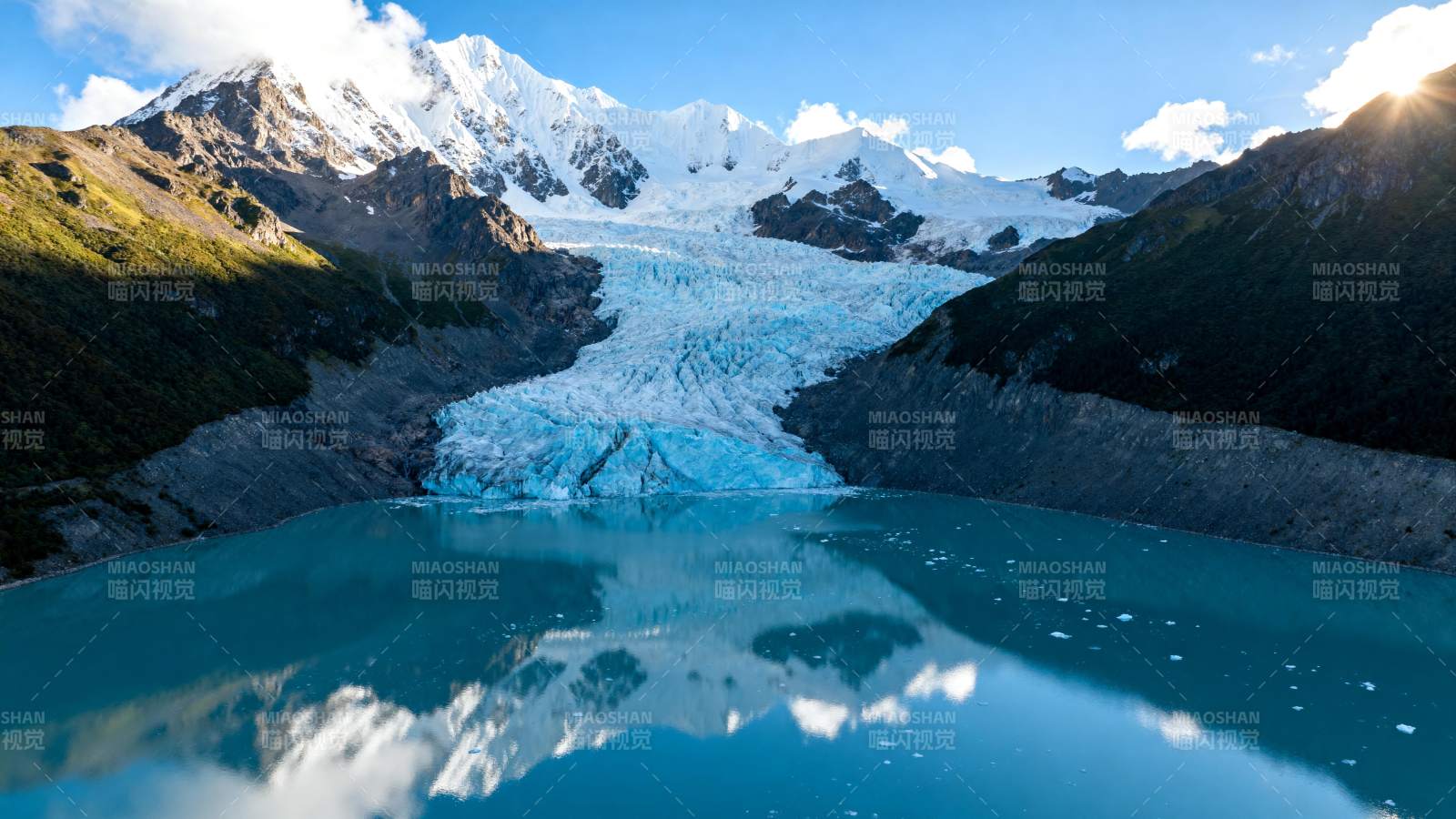 冰川湖畔风光图片