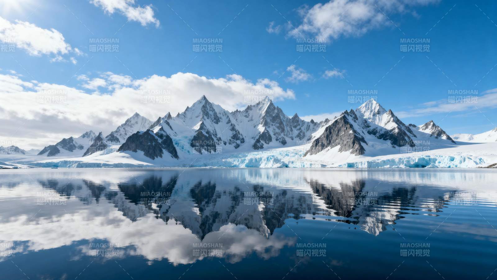 冰川倒影 雪山如画图片