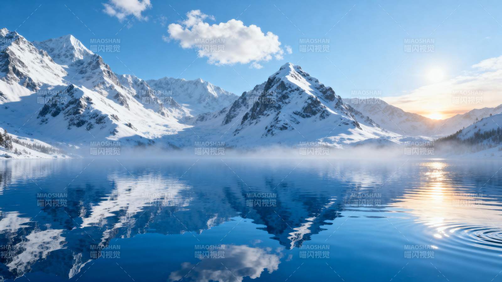 雪山湖镜 晨光映照图片