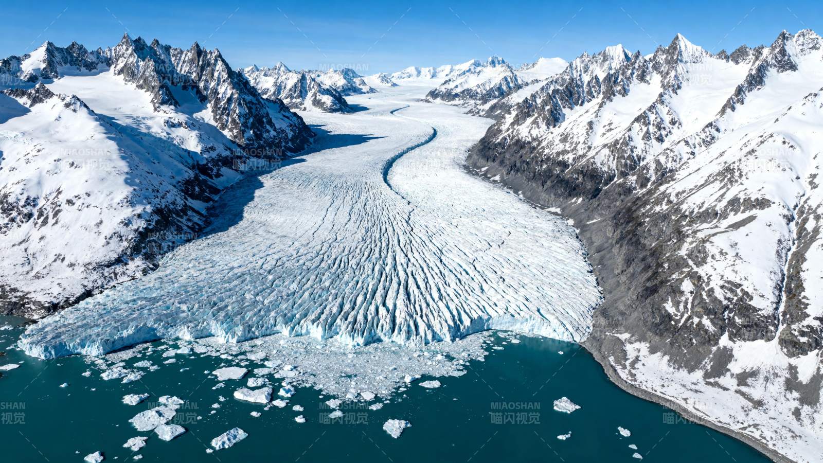 冰川雪山湖景图片