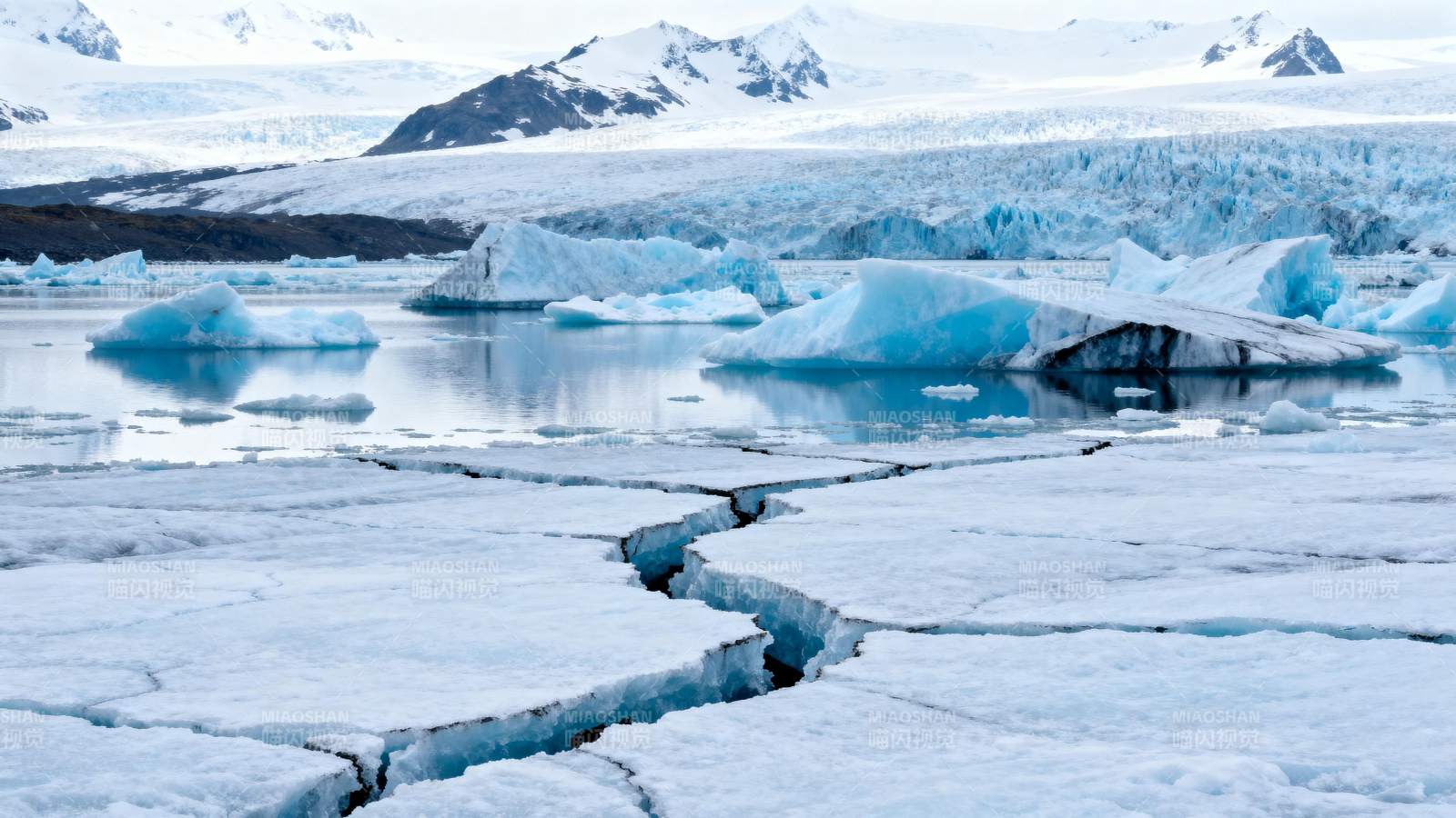 冰川裂隙 寒极之景图片
