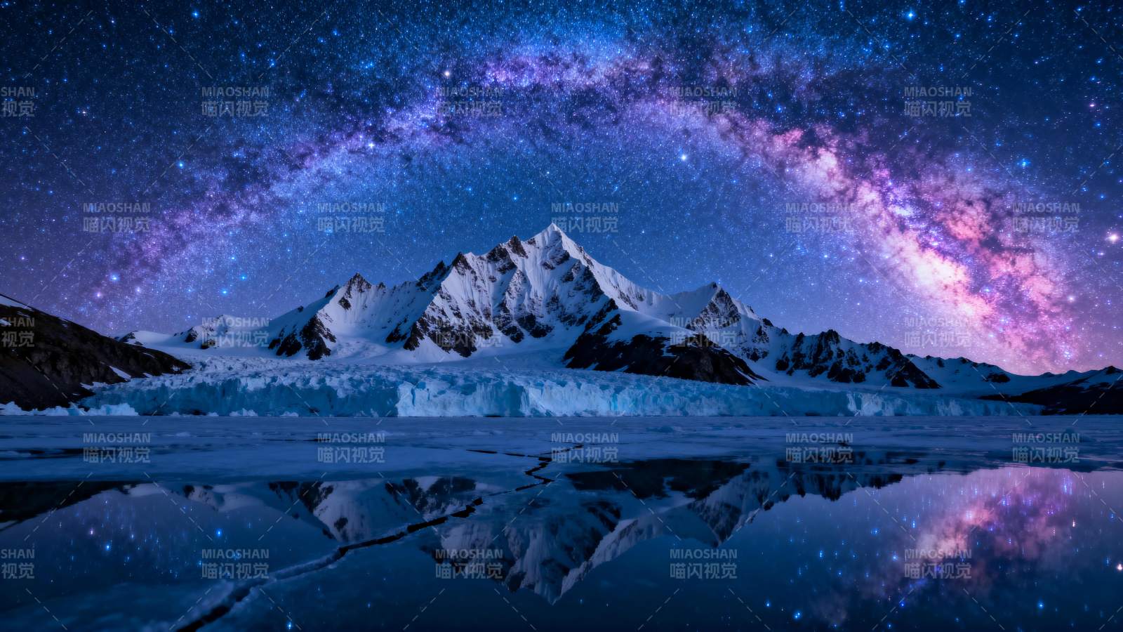 星河映雪山图片