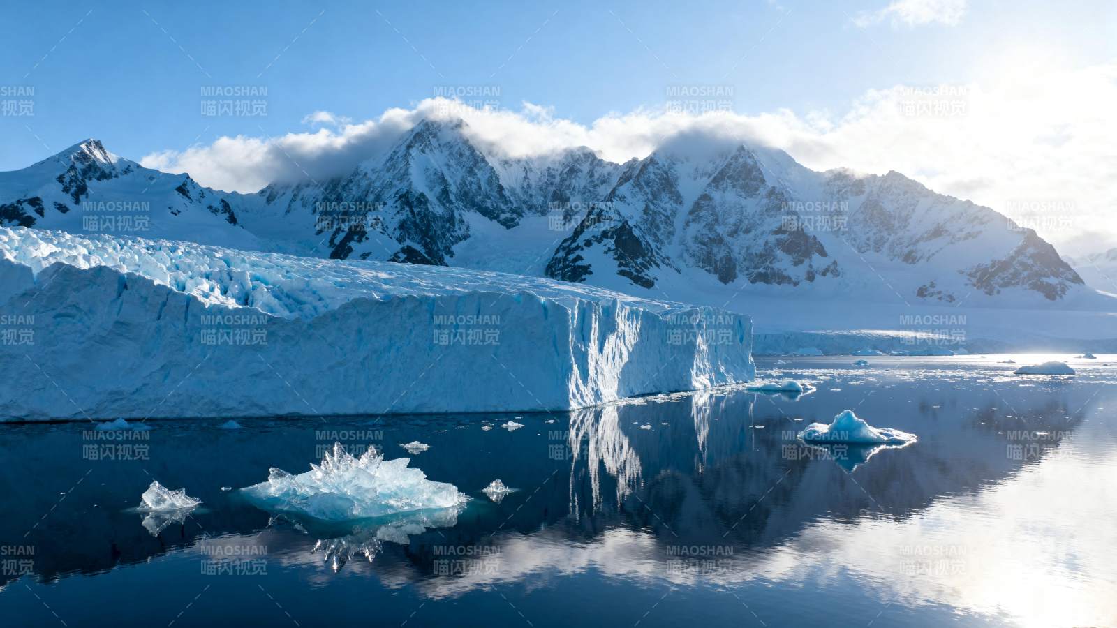 冰川倒影 雪山静谧图片