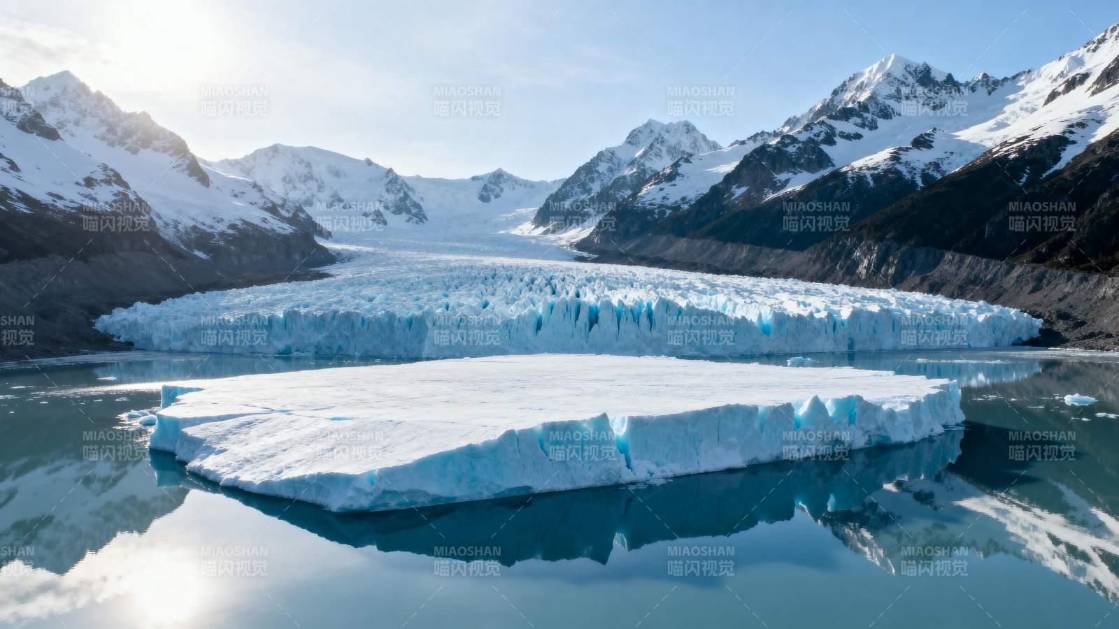 冰川湖景图片