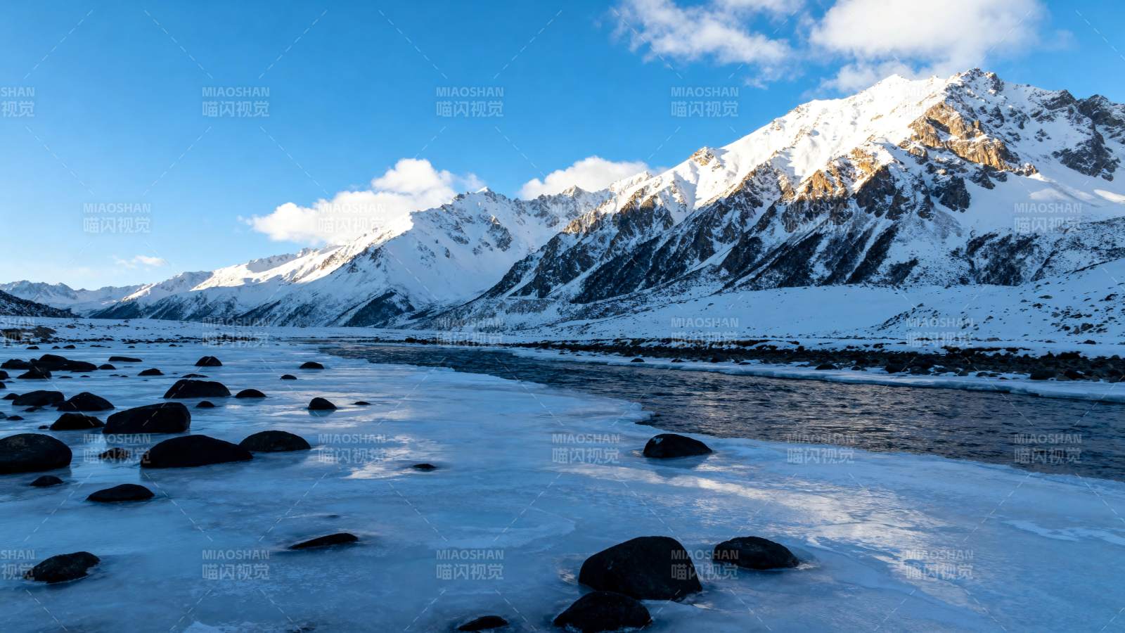 雪山冰河风光图片