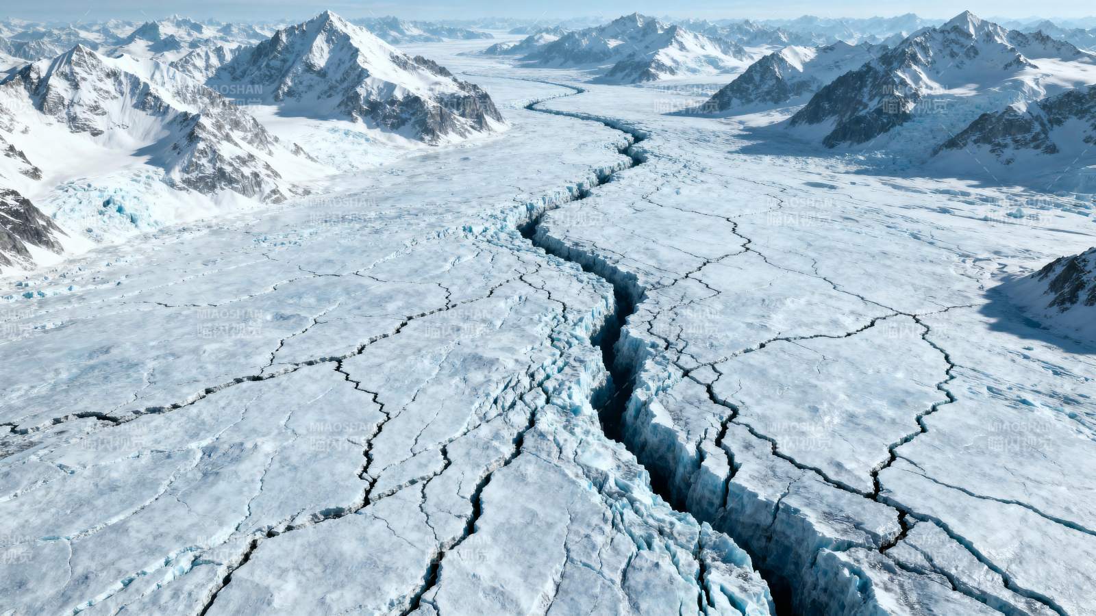 冰川裂隙 雪山巍峨图片