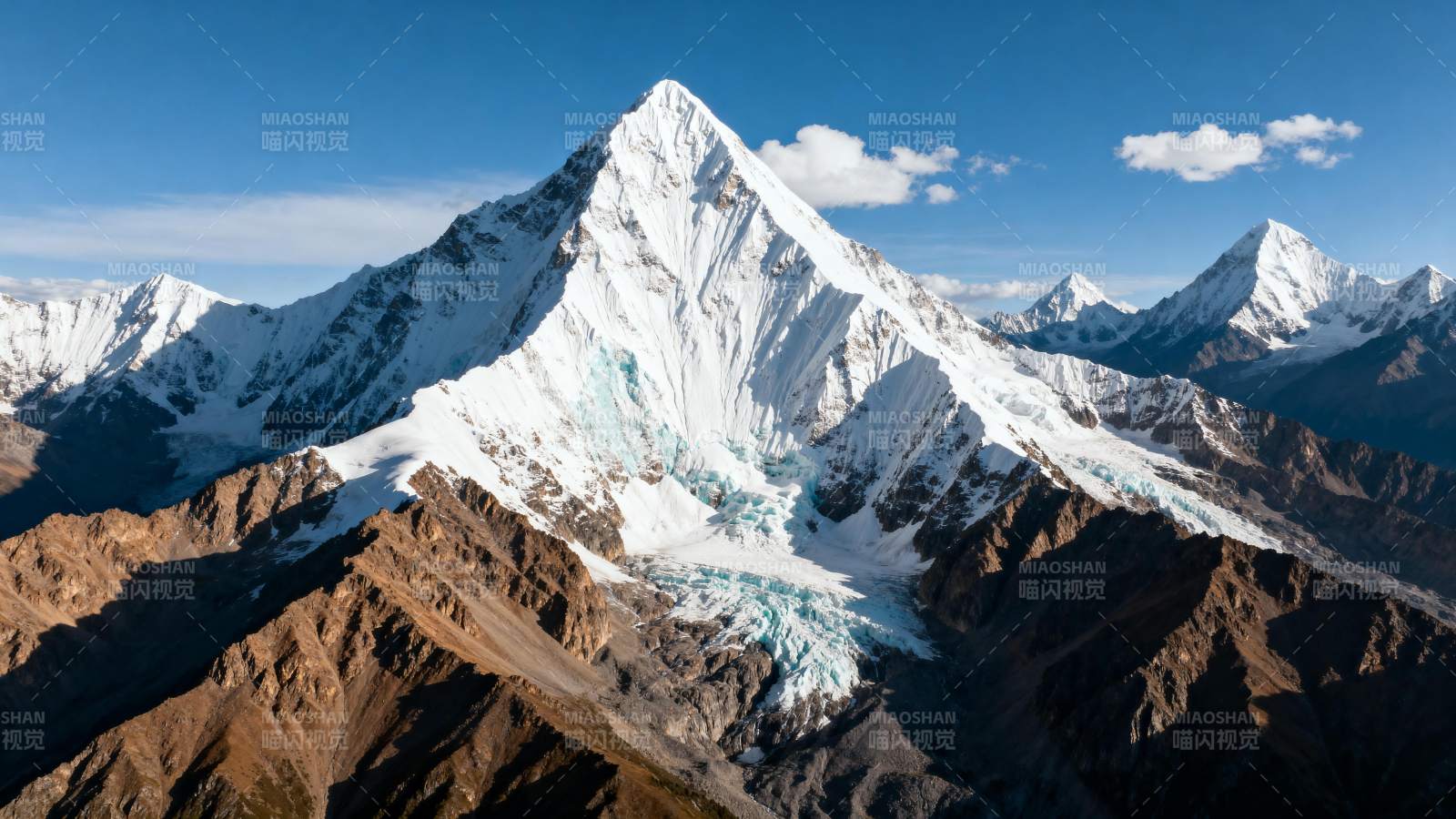 雪山巍峨 冰川壮丽图片