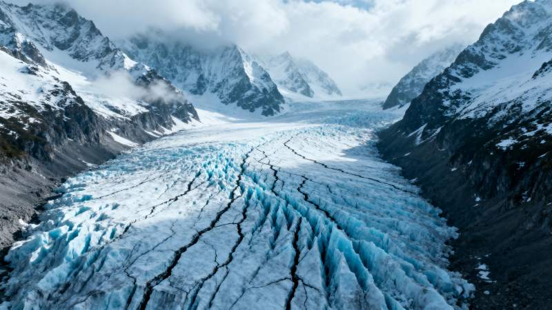 冰川裂谷奇景图片