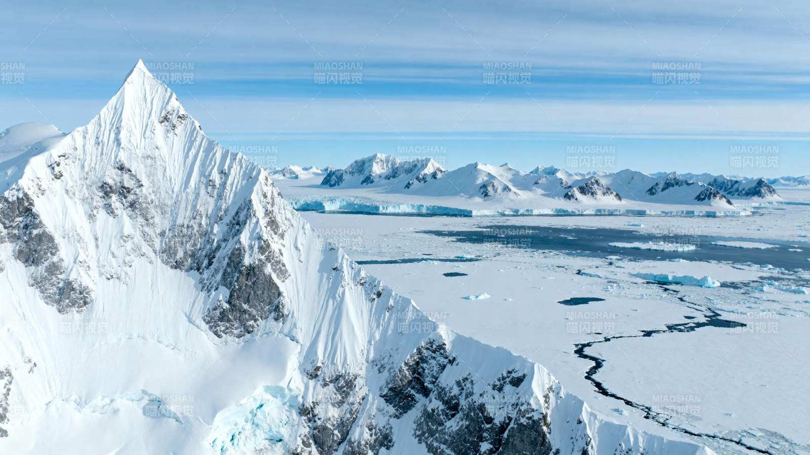 冰雪峰峦壮丽景图片