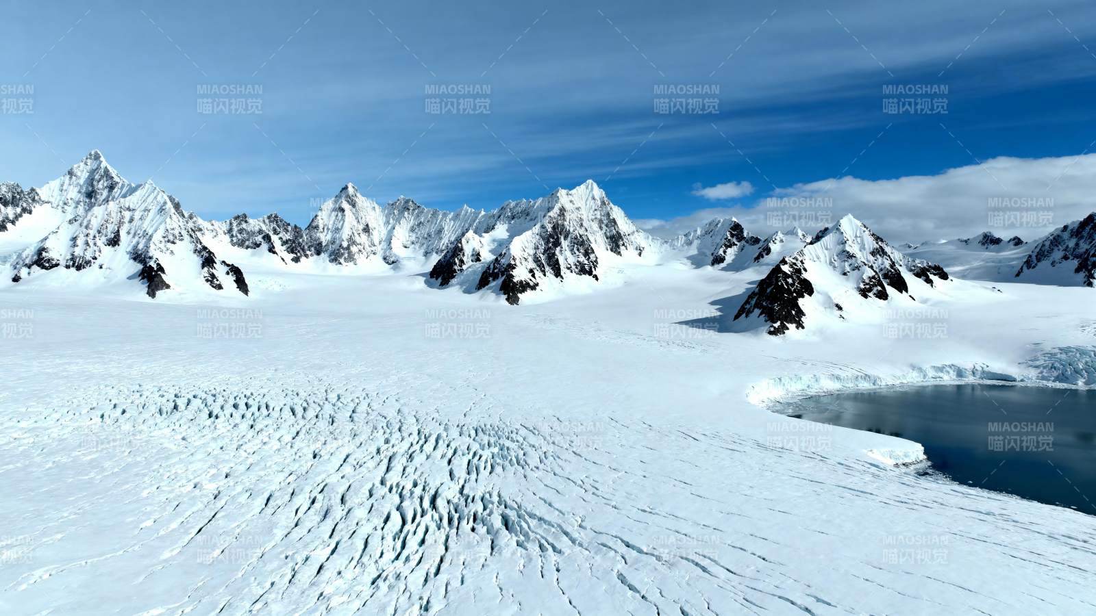 雪山冰湖美景图片