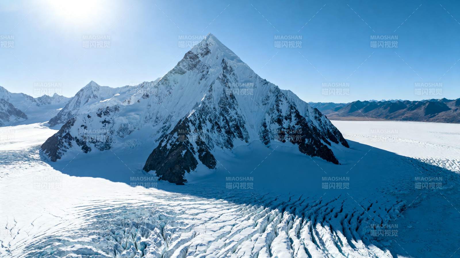 雪山冰川壮丽景色图片