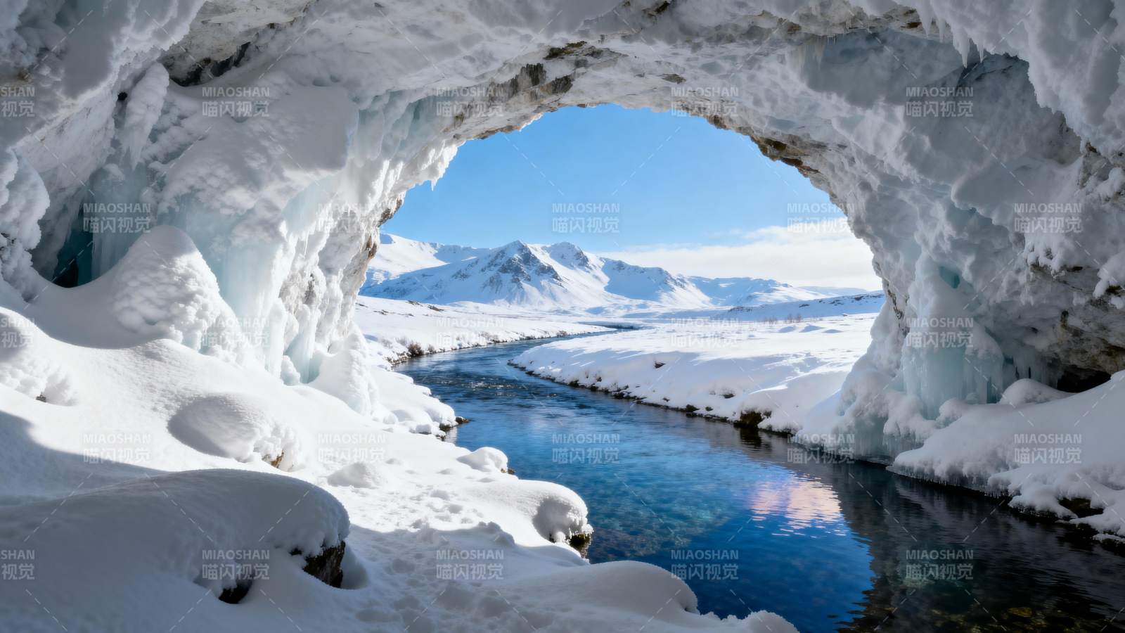 冰洞雪景图片