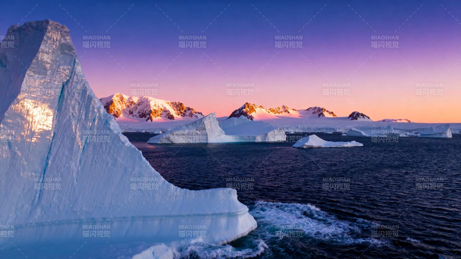 极地冰川日落图片