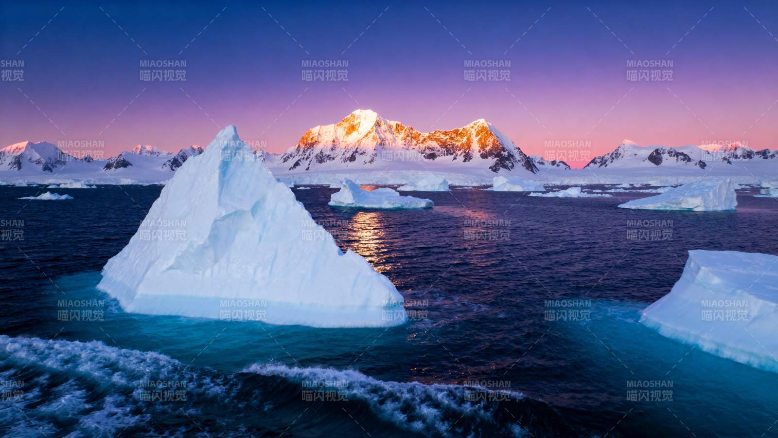 极地冰山日出图片