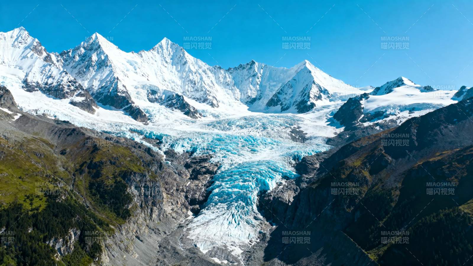 雪山冰川壮丽景色图片